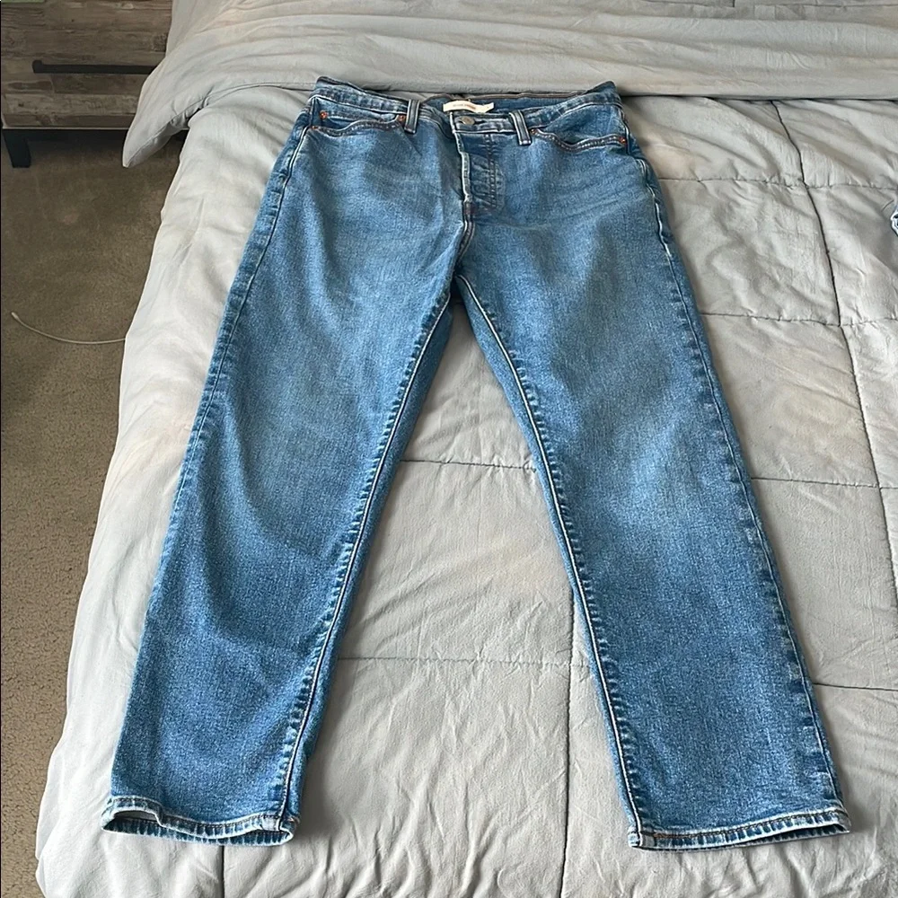 Levi’s High Waisted Straight Leg Jeans - Picture 1 of 3